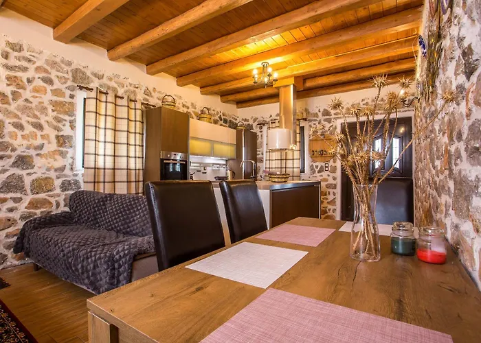 In The Woods * Kolymbia