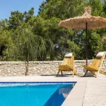 In The Woods Villa Kolymbia