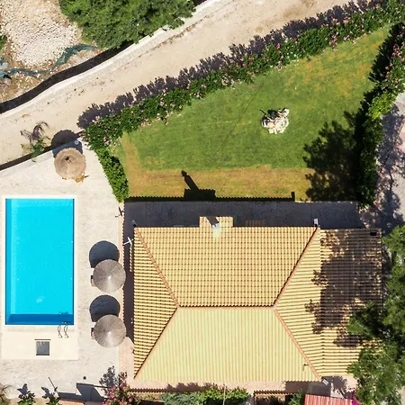 In The Woods Villa Kolymbia