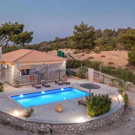 Villa In The Woods *