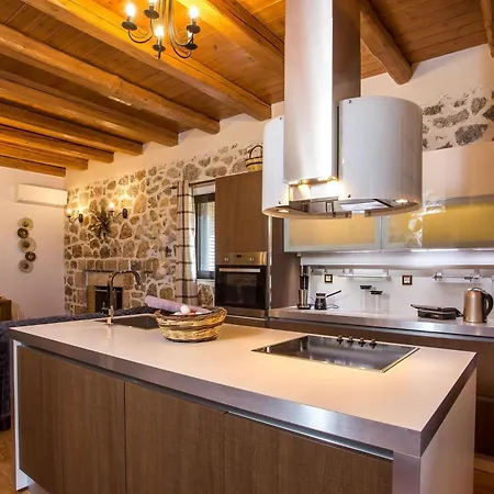 In The Woods Villa Kolymbia